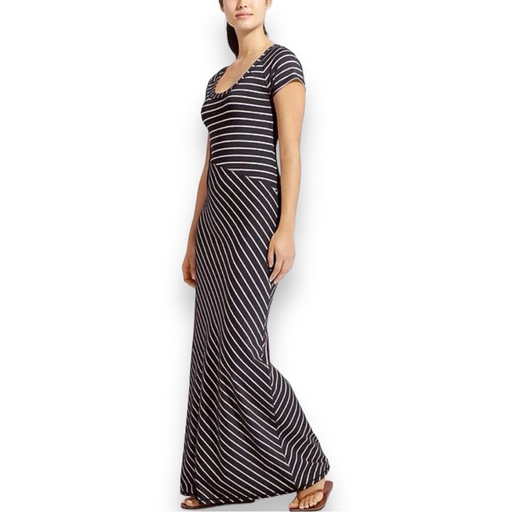 Athleta Makai Dress Small S Navy Blue White Stripes Maxi Short Sleeve Round Neck